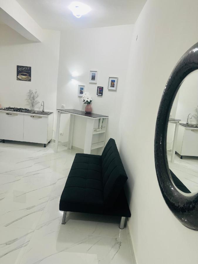 Casa Partenopea Apartment เนเปิลส์ ภายนอก รูปภาพ